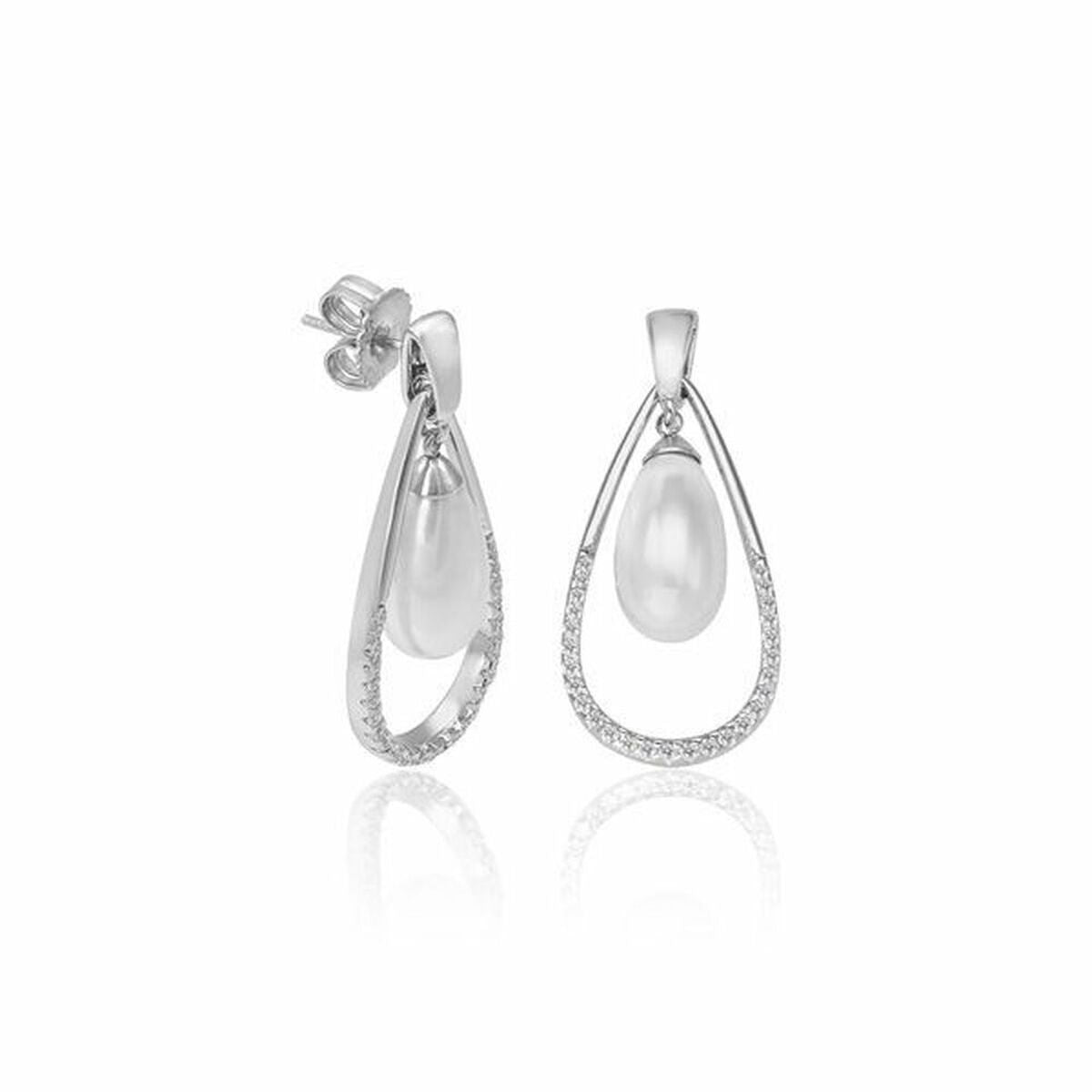 Elegante Majorica oorbellen met parel en sprankelende details, tijdloos design.