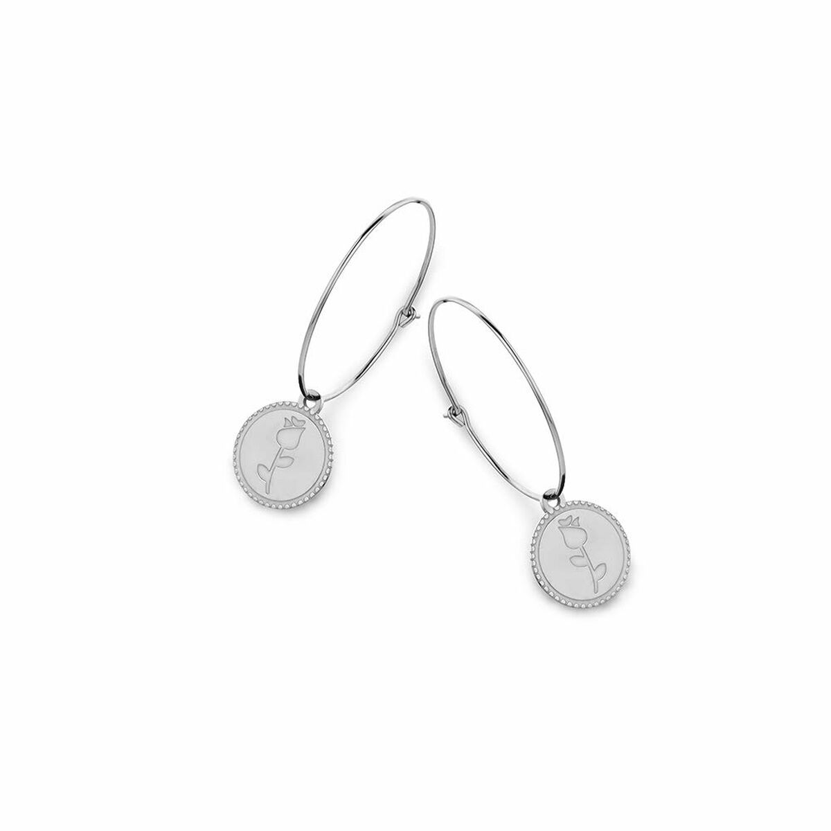 Zilverkleurige CO88 Collection oorbellen met ronde hangers en elegante details.