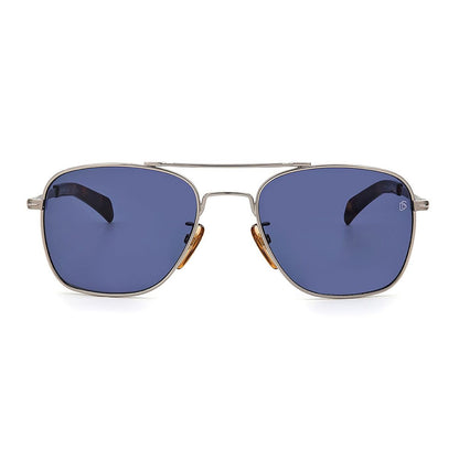 Zijaanzicht van de David Beckham zonnebril met blauwe glazen en metalen frame.