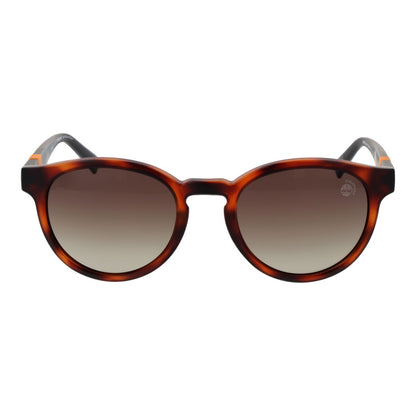 Detail van de Timberland zonnebril TB9323 5152H in bruin met een trendy, ronde vorm.