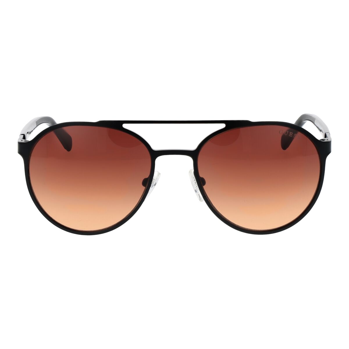 Zijaanzicht van de Guess zonnebril met zwart frame en bruin gradient glazen.