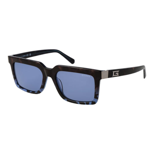 Rechthoekige Guess zonnebril voor heren met blauwe glazen en zwart-bruin montuur.
