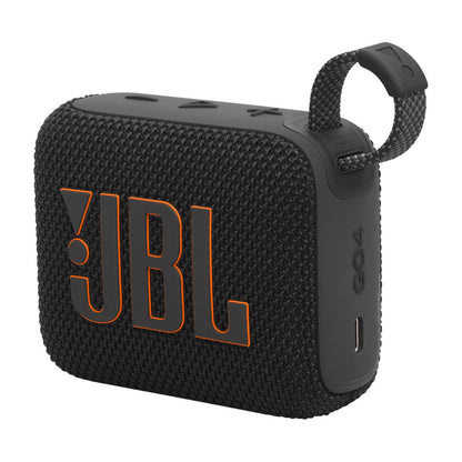 Zijaanzicht van de zwarte JBL GO 4 Bluetooth luidspreker met opvallend logo.