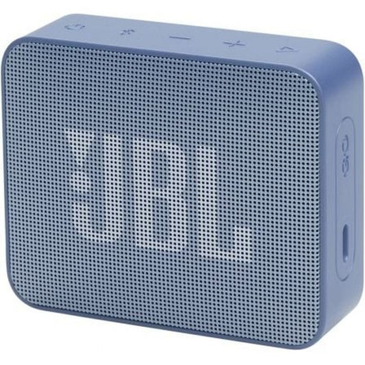 Blauwe JBL GO Essential 2 Bluetooth-luidspreker, compact ontwerp met grille.