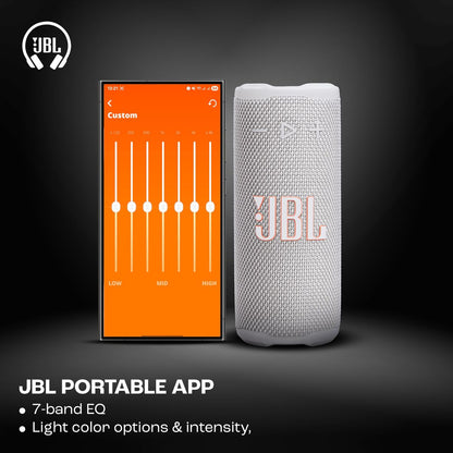 Detail van de JBL Draagbare Bluetooth luidspreker met de JBL Portable app op een smartphone.