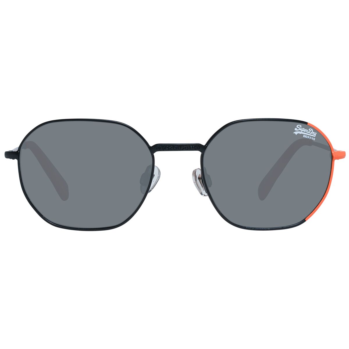 Zijaanzicht van de Superdry SDS SUPER 52025 zonnebril met grijze glazen en zwart-oranje montuur.