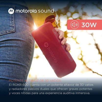 Detail van de Motorola ROKR 600 luidspreker in rood, zijaanzicht met bedieningselementen.