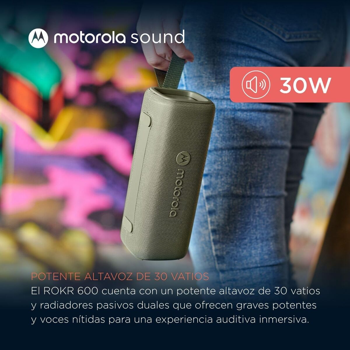 Detail van de Motorola ROKR 600 luidspreker in groen met draagriem en 30 W vermogen.