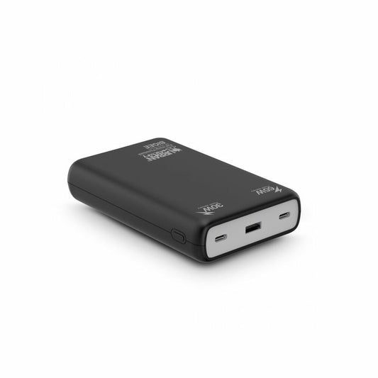 Zwarte Urban Factory Power Bank 20000 mAh met drie oplaadpoorten, schuin aanzicht.
