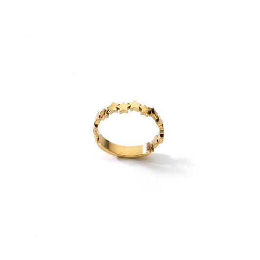 Gouden AN Jewels ring met stervormige details, elegant en trendy ontwerp.