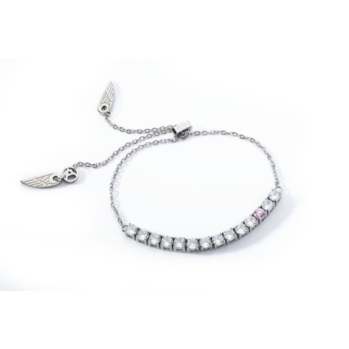 Detail van de AN Jewels armband met glinsterende stenen en een elegante sluiting.