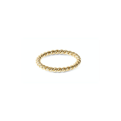 Detail van de gouden One Jewels ring met gedraaid ontwerp.