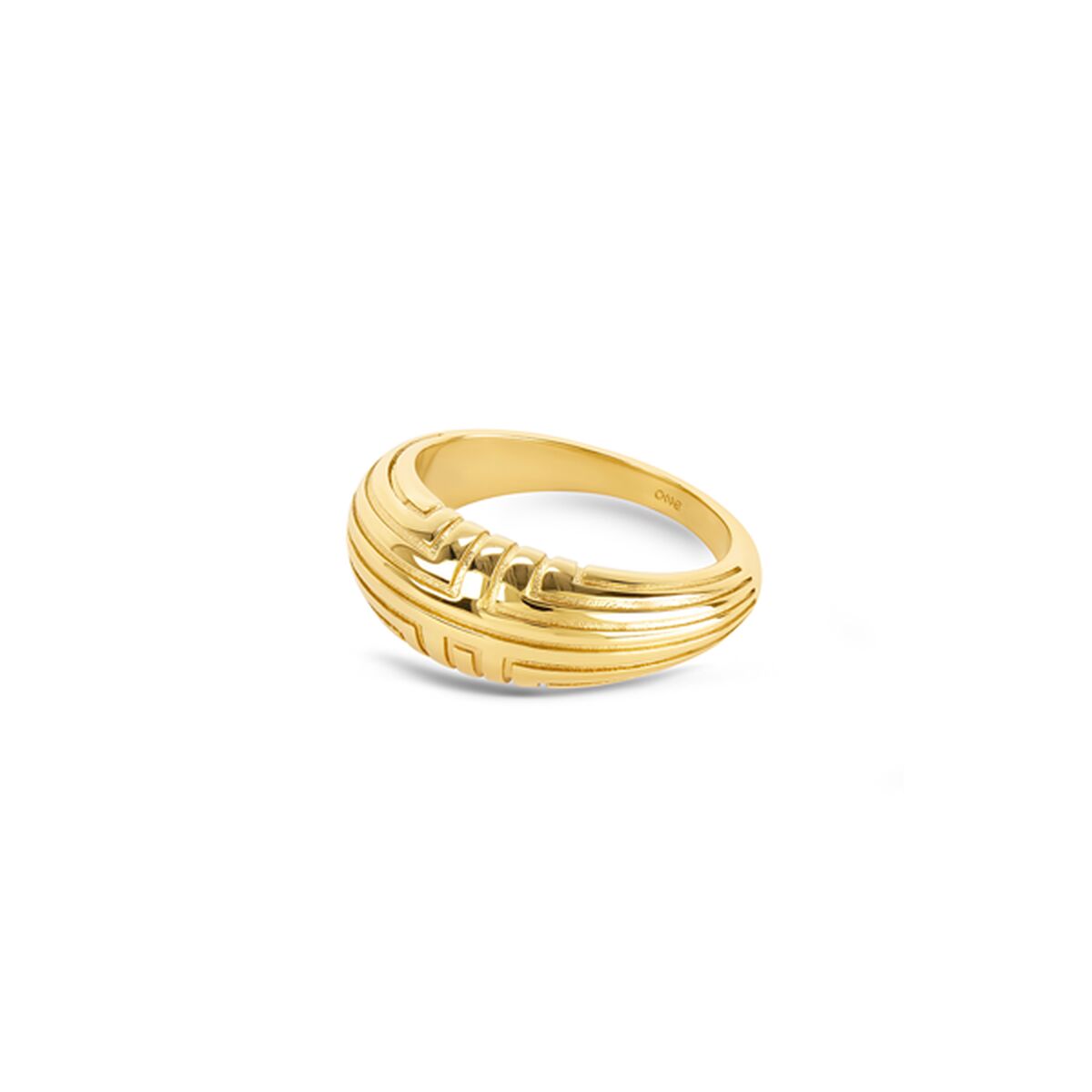 Detail van de gouden One Jewels ring met elegant ontwerp en unieke lijnen.