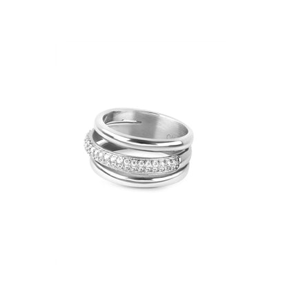 Detail van de zilverkleurige One Jewels ring met sprankelende stenen en elegant ontwerp.