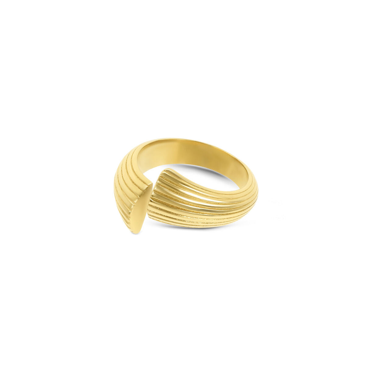 Detail van de One Jewels gouden ring met elegante, golvende lijnen en een open ontwerp.