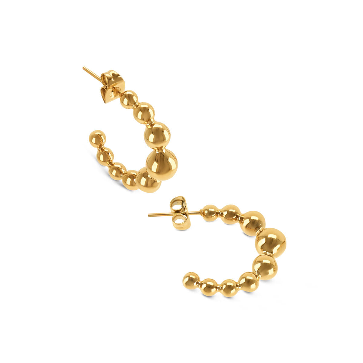 Detail van de One Jewels gouden oorbellen met een elegant ontwerp en ronde kralen.