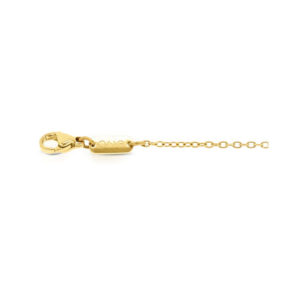 Detail van de gouden One Jewels armband met sluiting en schakels.
