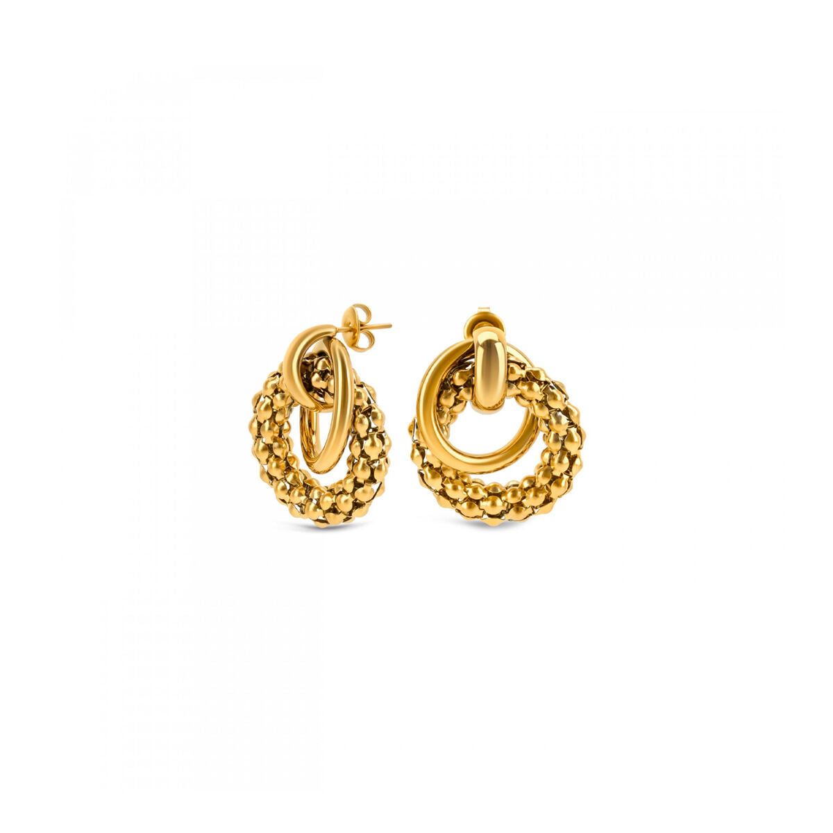 Detail van de gouden One Jewels oorbellen met een elegant, rond ontwerp.