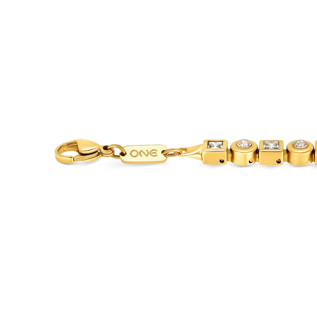 Detail van de One Jewels gouden armband met sprankelende stenen en sluiting.