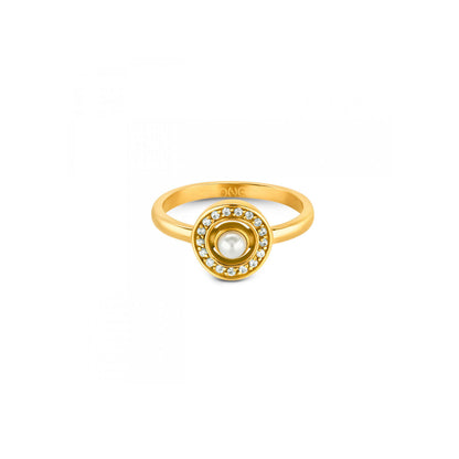 Detail van de elegante One Jewels ring met parel en sprankelende stenen.
