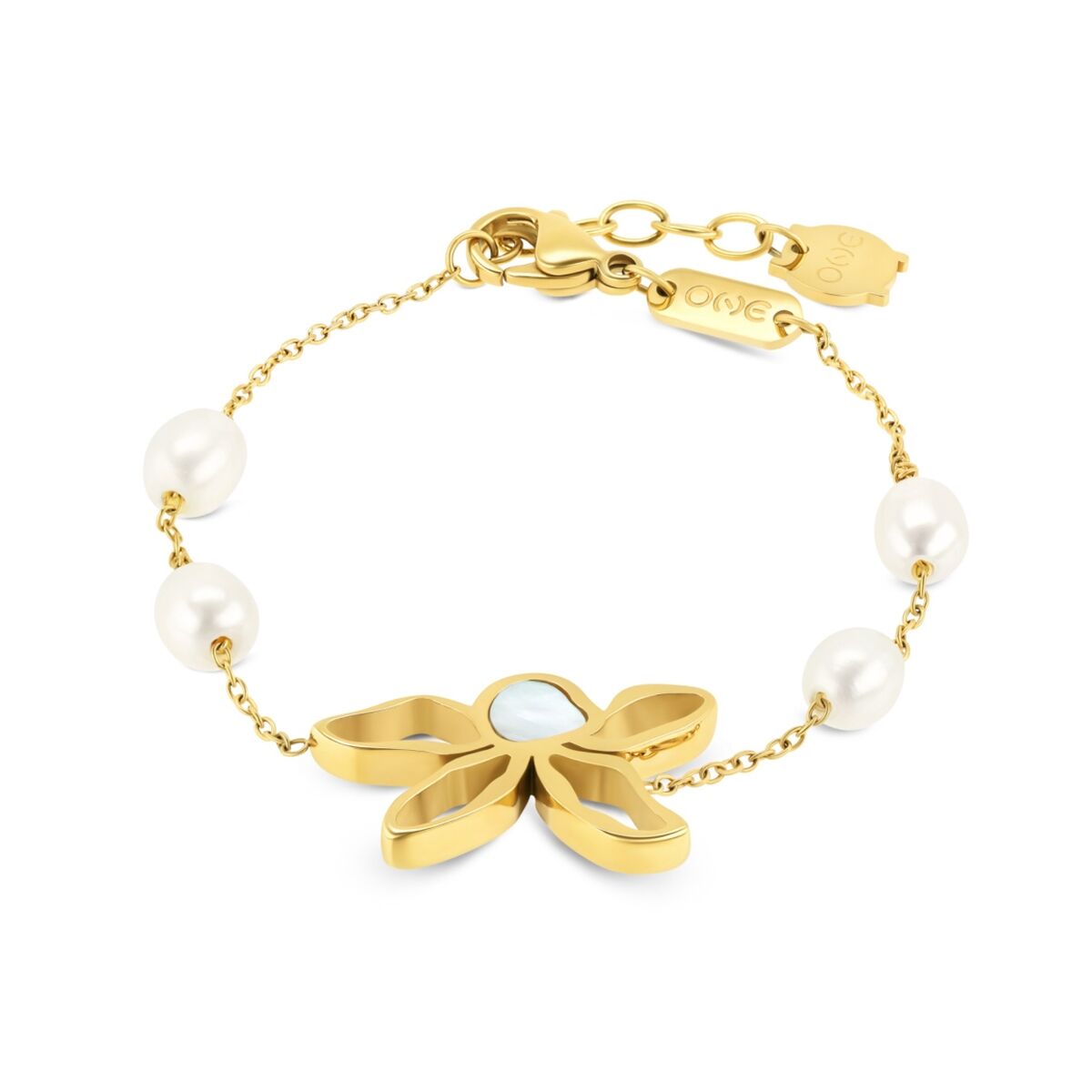 Gouden One Jewels armband met elegante bloem en parels, subtiel en stijlvol ontwerp.