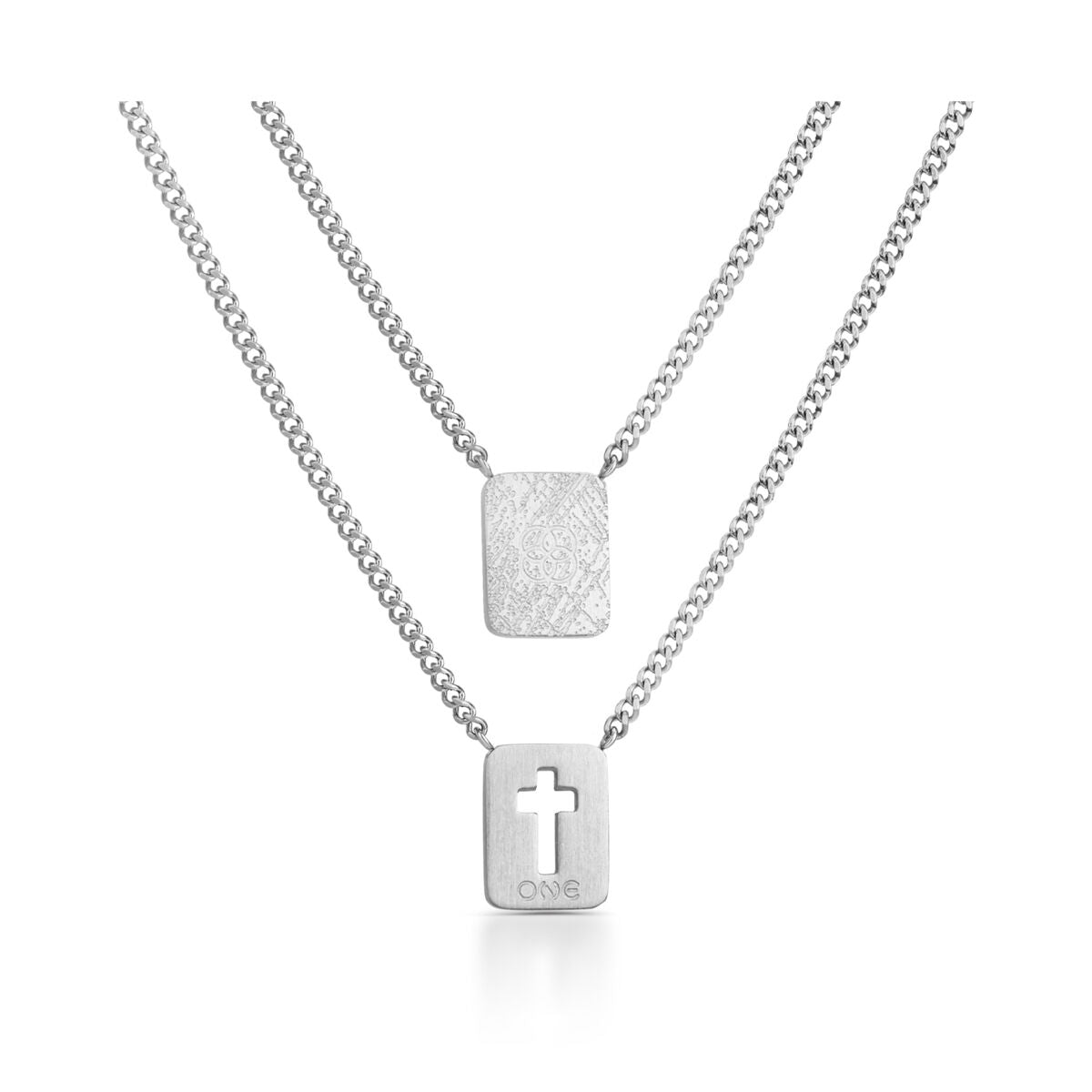 Detail van de zilverkleurige One Jewels ketting met twee hangers en een kruis.