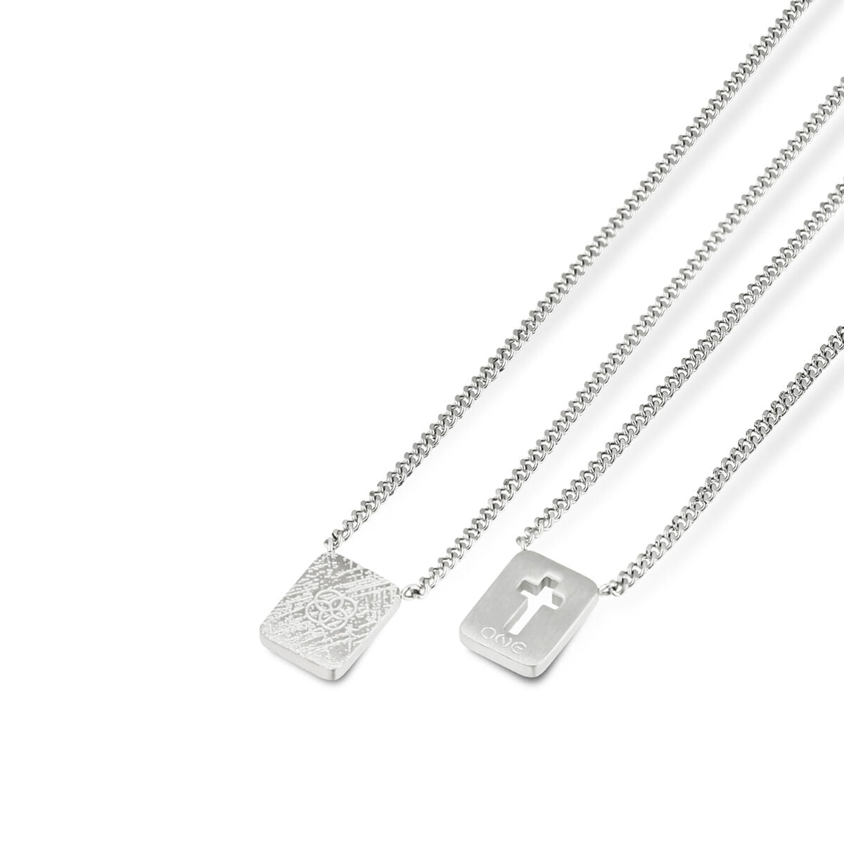 Detail van de zilverkleurige One Jewels ketting met twee hangers.