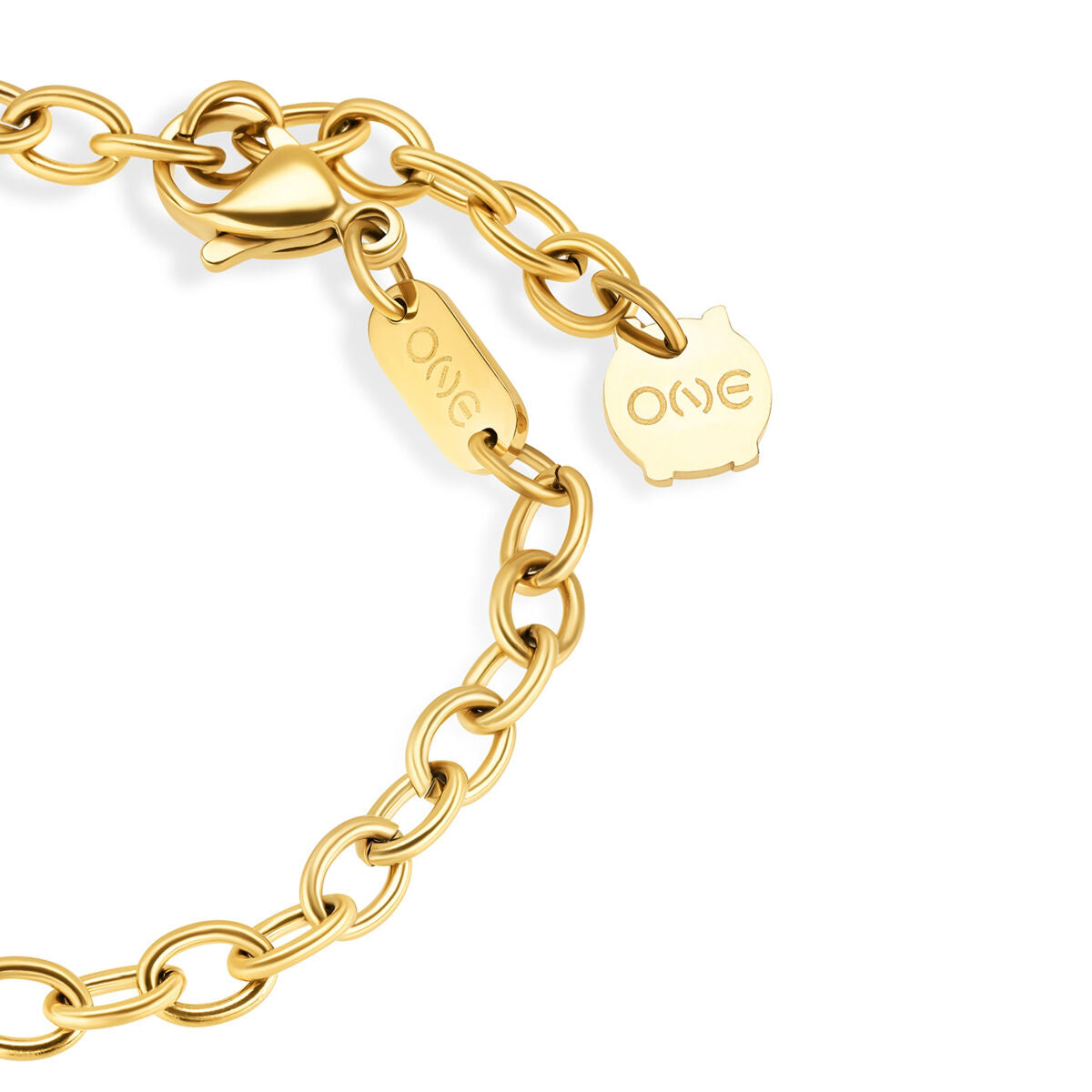 Detail van de gouden One Jewels armband met schakelontwerp en merklabel.