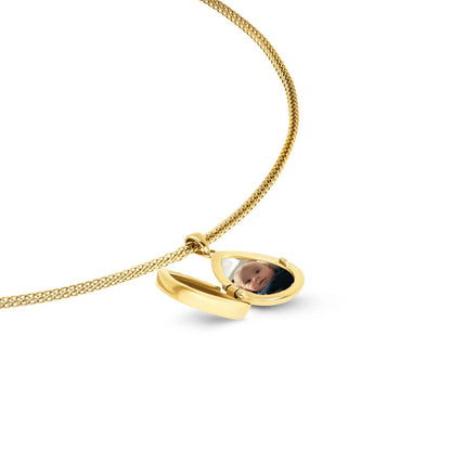 Gouden One Jewels ketting met een hangertje dat opent voor persoonlijke foto’s.