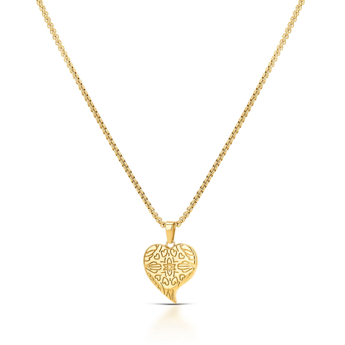Detail van de gouden One Jewels ketting met hartvormige hanger en verfijnd patroon.