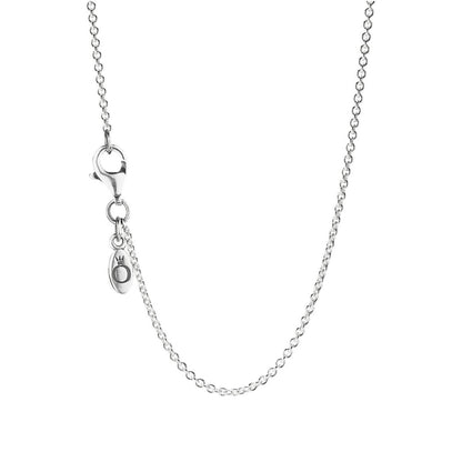 Zilverkleurige Pandora ketting met een elegante sluiting en verfijnde schakelstructuur.