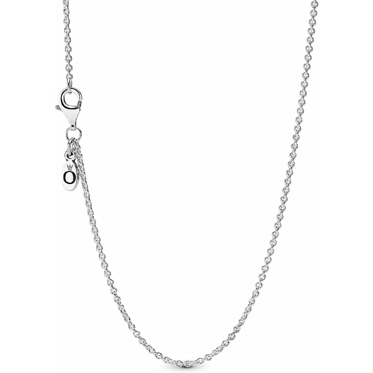Detail van de zilverkleurige Pandora ketting met sluiting en merklogo.
