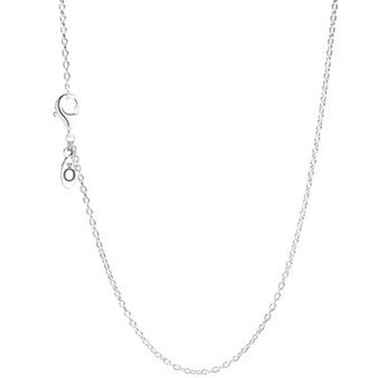 Zilverkleurige Pandora ketting met elegant design en sluiting, detailweergave.