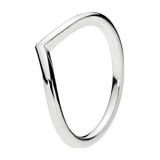 Pandora ring voor dames in sterling zilver met een elegante, verfijnde vorm.