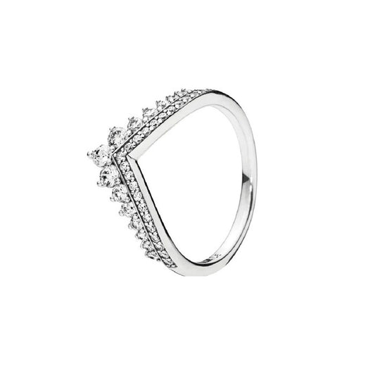 Pandora ring voor dames in sterling zilver met elegante, sprankelende details.