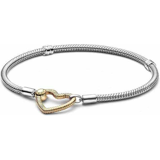 Pandora armband voor dames in sterling zilver met een gouden hartje als detail.