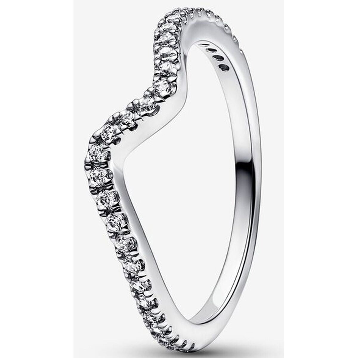 Pandora Ring Dames maat 12 met een tijdloos ontwerp en sprankelende details.
