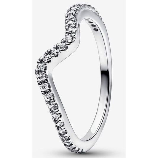 Pandora ring voor dames van roestvrij staal met een tijdloos ontwerp en sprankelende details.