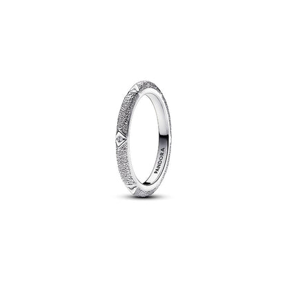 Zilverkleurige Pandora ring voor dames, maat 16 met elegant ontwerp en verfijnde details.