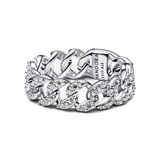 Zilverkleurige Pandora ring met elegante schakels en fonkelende details.