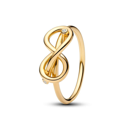 Pandora damesring met verfijnde gouden afwerking en een tijdloos ontwerp in maat 10.