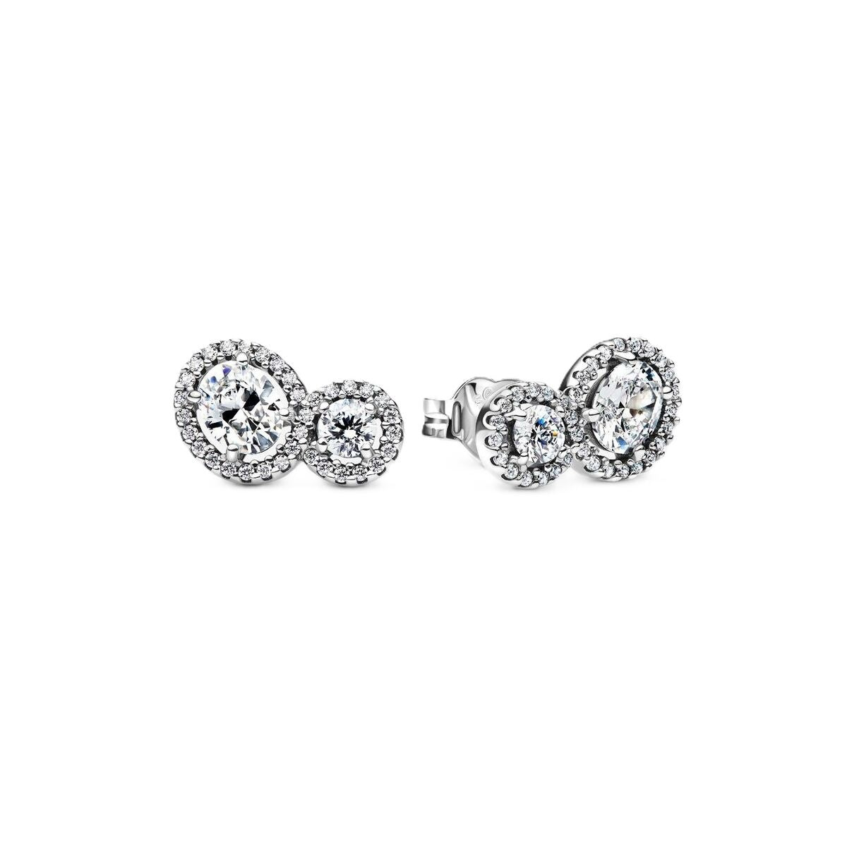 Zilverkleurige Pandora oorbellen met elegante ronde stenen en sprankelende details.