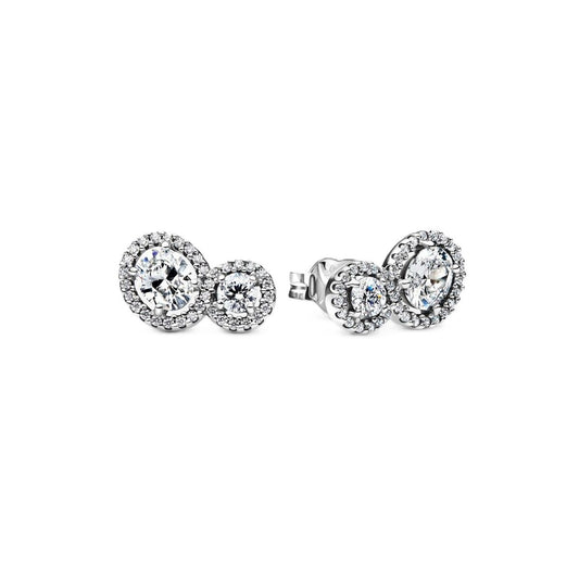 Zilverkleurige Pandora oorbellen met elegante ronde stenen en sprankelende details.