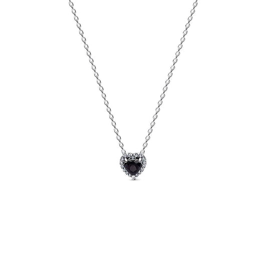 Pandora ketting voor dames met een elegante hartvormige hanger in zilver.