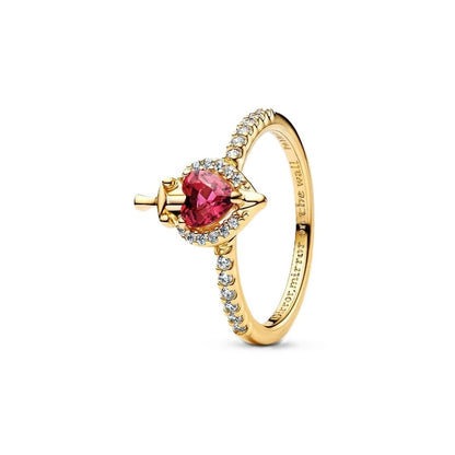 Pandora gouden roze ring met hartvormige steen en sprankelende details.
