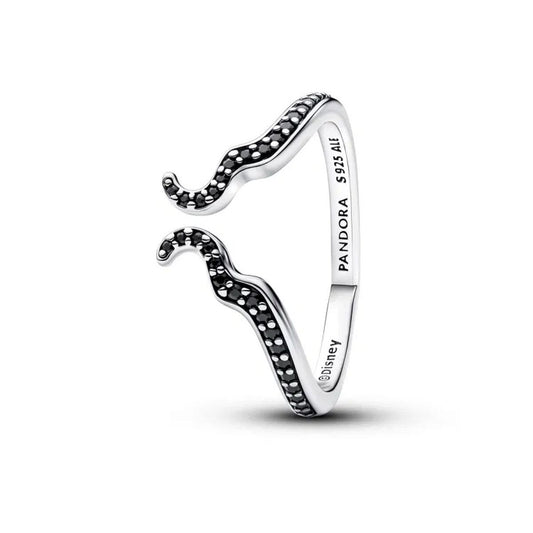 Pandora ring dames in zwart met elegant ontwerp en unieke golvende vorm.