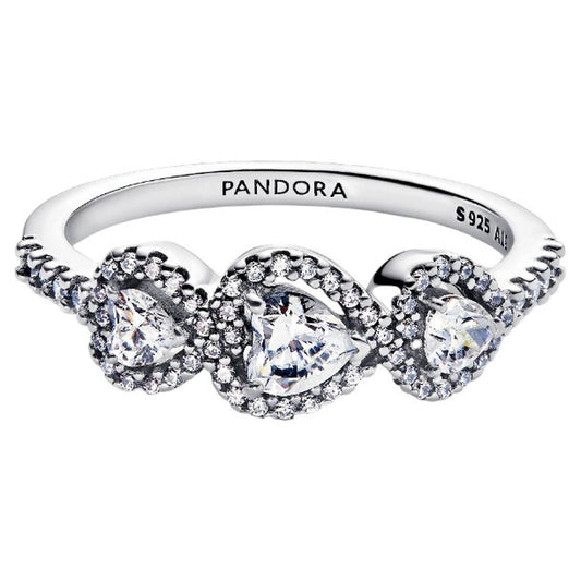 Pandora zilverkleurige ring met drie fonkelende diamanten in een elegant ontwerp.