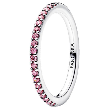 Roze Pandora ring met sprankelende stenen, elegant en vrouwelijk ontwerp.