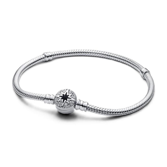 Zilverkleurige Pandora armband voor dames van 21 cm met elegant design en stervormige sluiting.