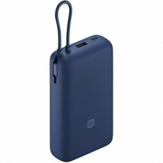 Xiaomi Powerbank 20000 mAh in blauw, zijaanzicht met oplaadkabel.